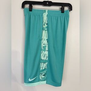 Nike Boys Size XL shorts with a drawstring